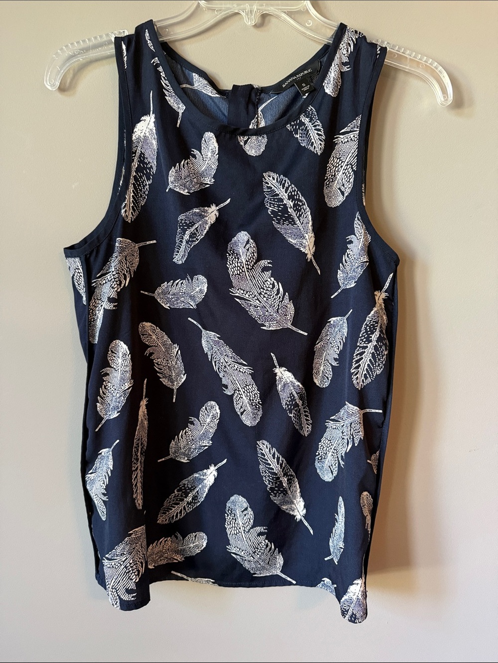 Banana Republic Navy Sleeveless Top w/ Metallic Feather Print & Back Zipper Sz S